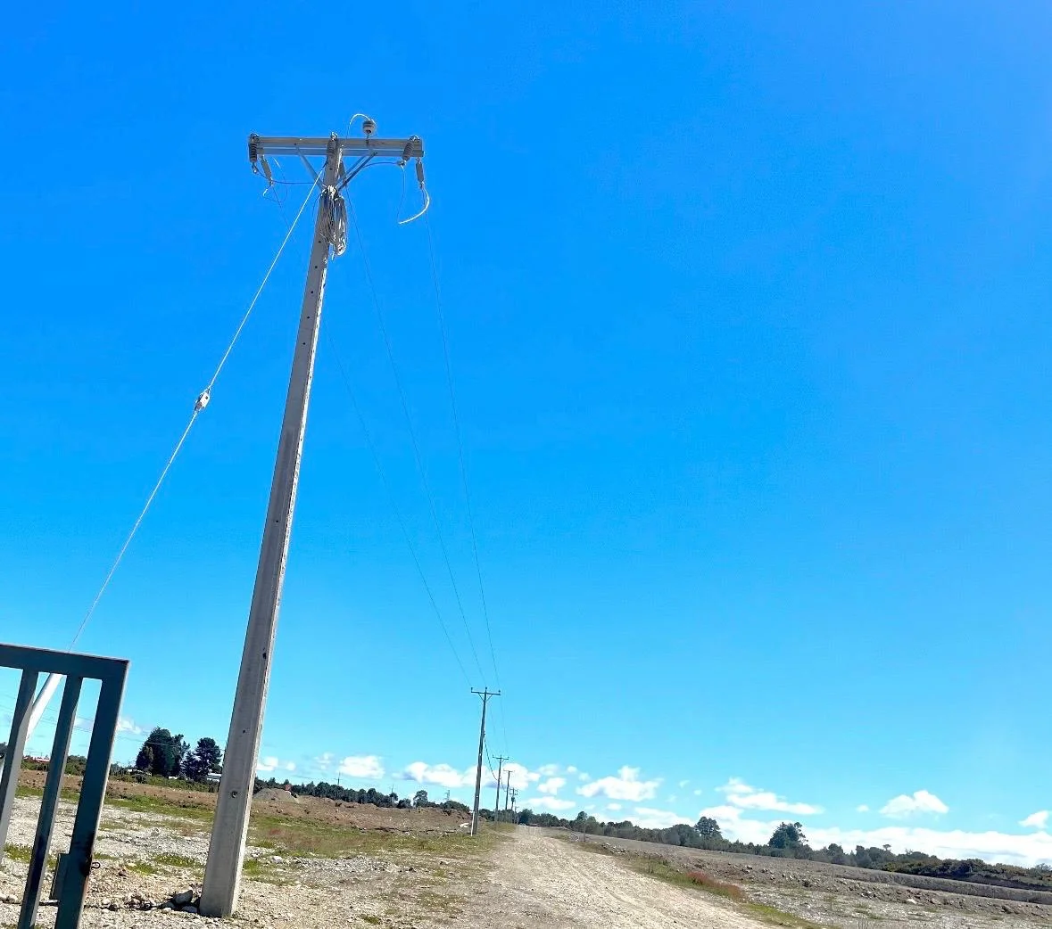 Poste eléctrico del proyecto